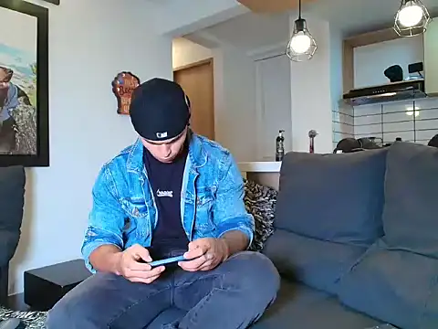 Marko Toro   online show from 09-29-25, 03:55