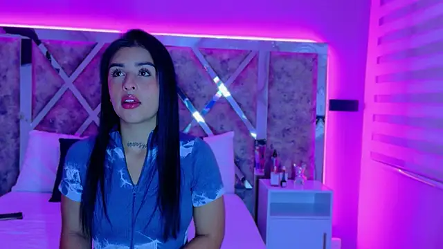SofiaLopez   online show from 10-05-25, 12:14