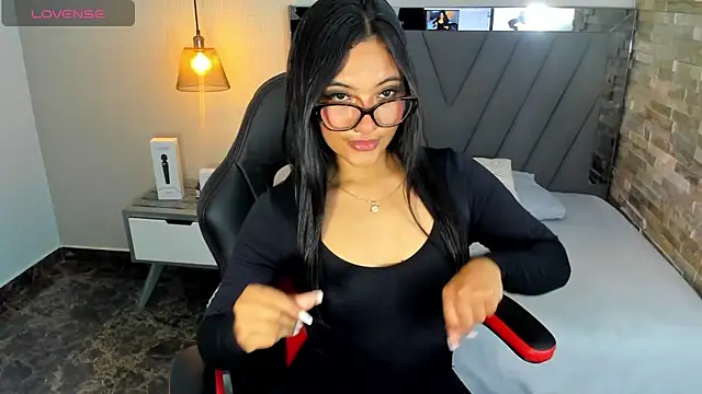 SYLVANA REY4 online show from 10-04-25, 07:23
