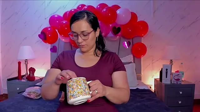 Snapshot of Michell_Monet chatting on 02-12-26, 12:11 Michell Monet online show from 02-12-26, 12:11