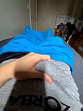 Snapshot of Salsicha244 chatting on 10-11-25, 03:10 Salsicha244 online show from 10-11-25, 03:10