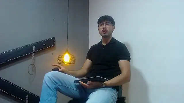 DanteBrown01 online show from 10-06-25, 12:13