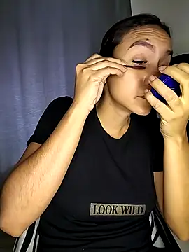 Mia-Reyes online show from 10-15-25, 01:00