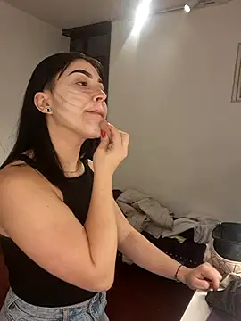 Snapshot of Zafira_ chatting on 11-15-25, 11:29 Zafira online show from 11-15-25, 11:29