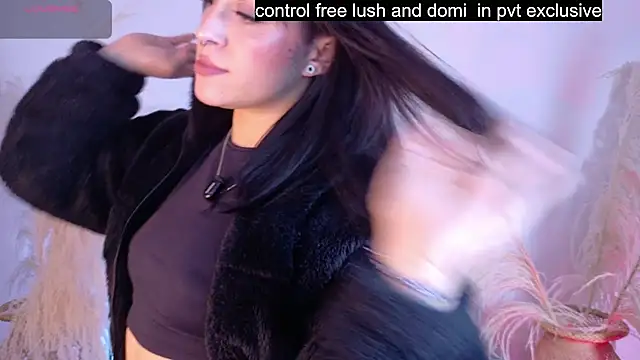 Snapshot of Zafira_ chatting on 11-24-25, 06:18 Zafira online show from 11-24-25, 06:18