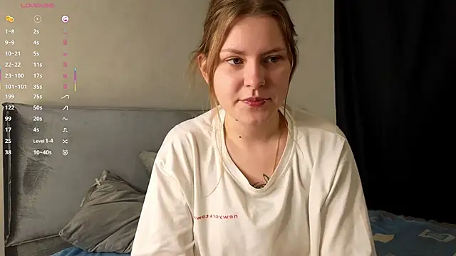 Snapshot of EarleanMottai chatting on 11-17-25, 07:03 EarleanMottai online show from 11-17-25, 07:03