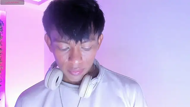 Santti  online show from 10-19-25, 01:23