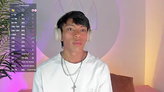 Santti  online show from 11-17-25, 08:47