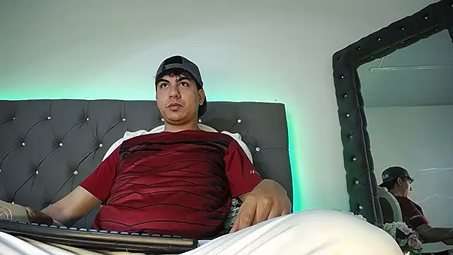 Victor Nova online show from 10-04-25, 07:23