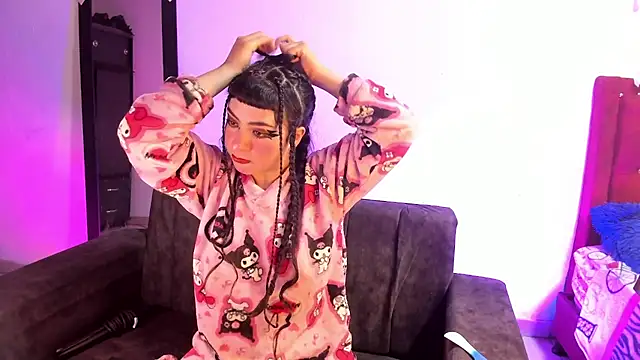 kitty  chs online show from 10-10-25, 11:09