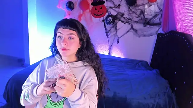 kitty  chs online show from 11-07-25, 11:21