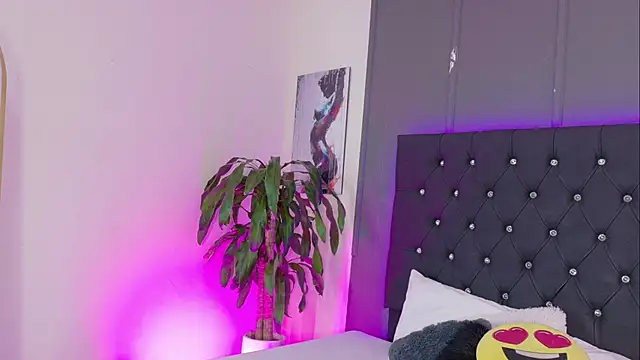 Kataaleya  12 online show from 10-09-25, 03:15