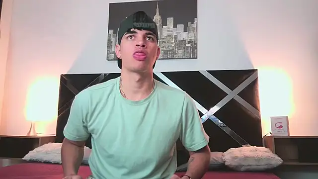 Snapshot of iammariano chatting on 04-09-26, 03:06 iammariano online show from 04-09-26, 03:06