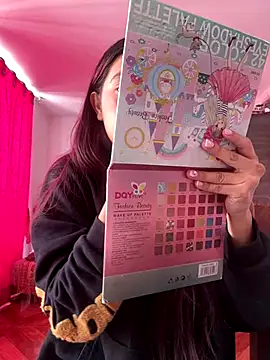 Snapshot of _Kinky69_ chatting on 11-09-25, 03:32 Kinky69 online show from 11-09-25, 03:32