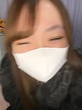 Snapshot of Moe_v_v chatting on 11-25-25, 12:10 Moe v v online show from 11-25-25, 12:10