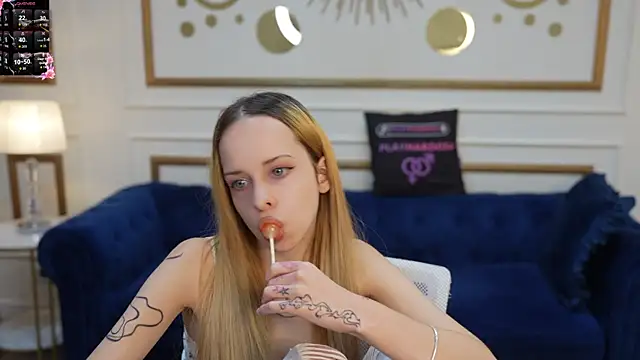 Snapshot of Luchi_Sun chatting on 10-15-25, 02:28 Luchi Sun online show from 10-15-25, 02:28