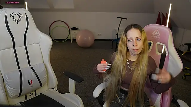 Snapshot of Luchi_Sun chatting on 11-11-25, 11:32 Luchi Sun online show from 11-11-25, 11:32