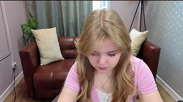 Melissa 199 online show from 10-20-25, 07:20