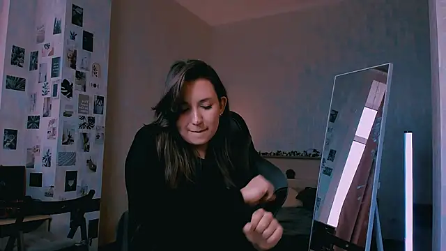 raviolly046 online show from 10-09-25, 11:52