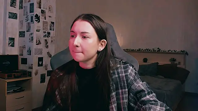 raviolly046 online show from 11-10-25, 12:26