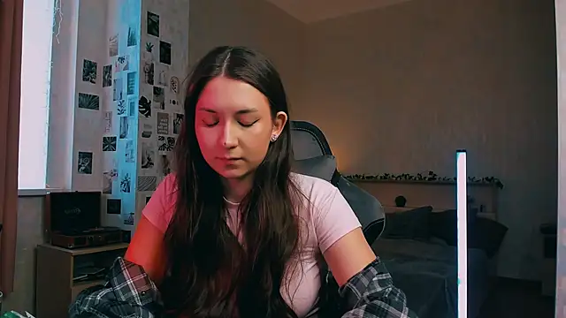 raviolly046 online show from 11-11-25, 11:43