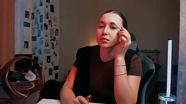 raviolly046 online show from 11-13-25, 09:08