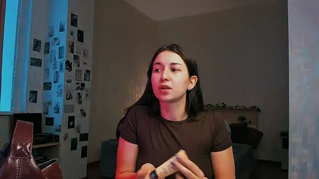 raviolly046 online show from 11-18-25, 09:58