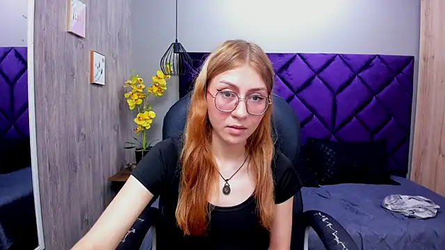 ChloeCampbell03 online show from 09-29-25, 05:40