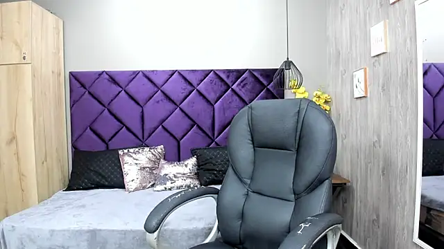 ChloeCampbell03 online show from 11-07-25, 08:09