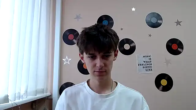 Hoot Dude  online show from 10-07-25, 01:30