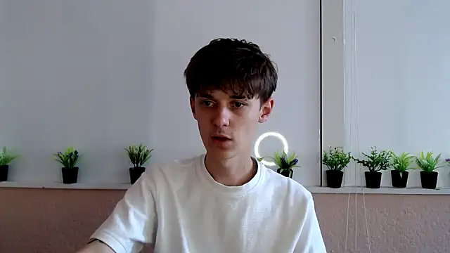 Hoot Dude  online show from 10-15-25, 01:44