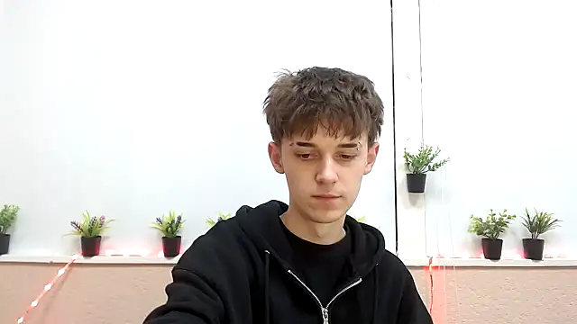 Hoot Dude  online show from 10-31-25, 01:12