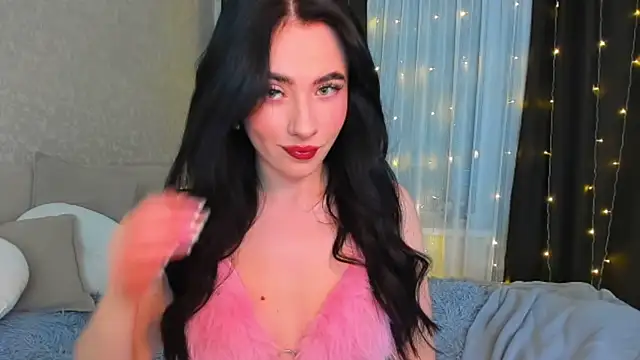 Milla Moore online show from 11-12-25, 04:18