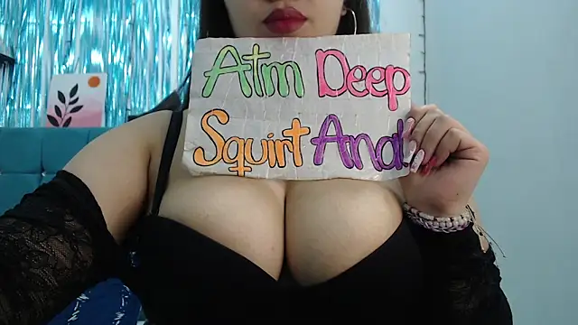 Snapshot of Emilyfire_69 chatting on 04-01-26, 01:41 Emilyfire 69 online show from 04-01-26, 01:41