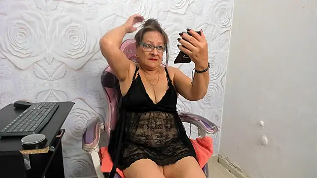 HotNana4U online show from 09-30-25, 11:15