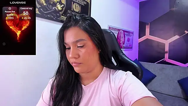 Tamara Johnss  online show from 10-10-25, 03:05