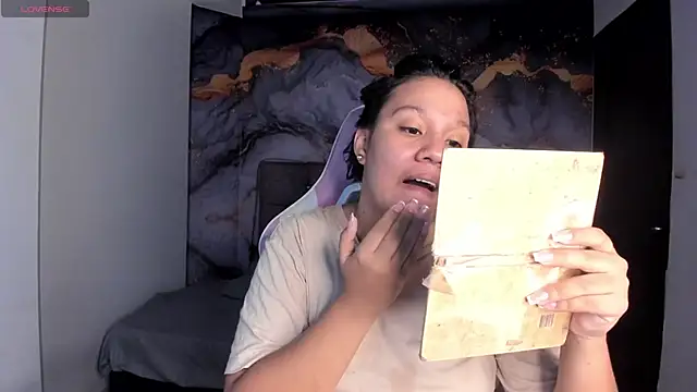 Tamara Johnss  online show from 11-07-25, 03:06