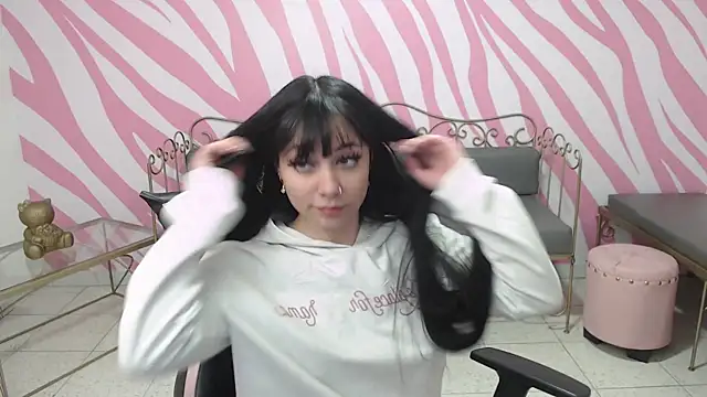 saabrina  online show from 11-21-25, 01:10