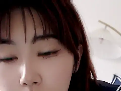 Snapshot of XIXI11111 chatting on 10-22-25, 12:44 XIXI11111 online show from 10-22-25, 12:44