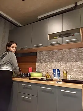 kisette online show from 09-30-25, 04:34