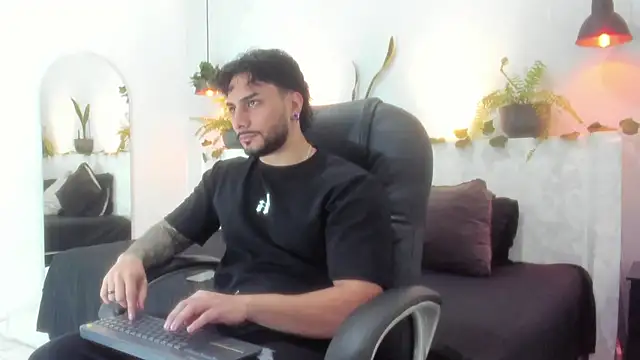 Miike Stone1 online show from 01-06-26, 02:32