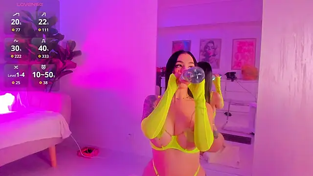 TiaBelle online show from 11-09-25, 06:17