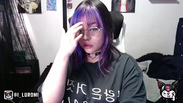 Iluromi online show from 12-19-25, 03:08