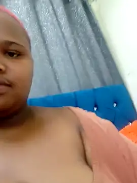 Snapshot of BustyBMWx chatting on 10-10-25, 05:45 BustyBMWx online show from 10-10-25, 05:45