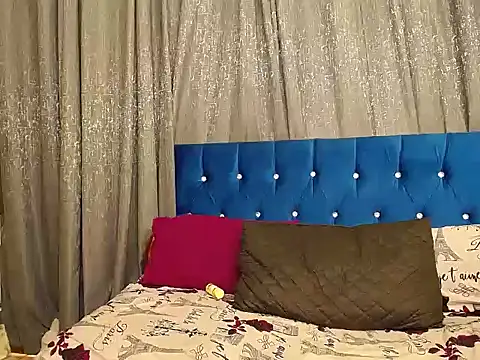 Snapshot of BustyBMWx chatting on 11-19-25, 08:58 BustyBMWx online show from 11-19-25, 08:58