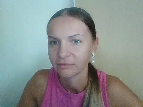 Snapshot of Domiraya chatting on 10-01-25, 02:01 Domiraya online show from 10-01-25, 02:01