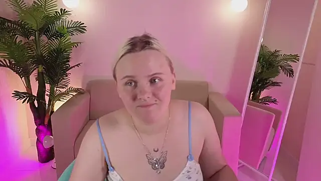 ChristyF0x online show from 10-03-25, 08:55