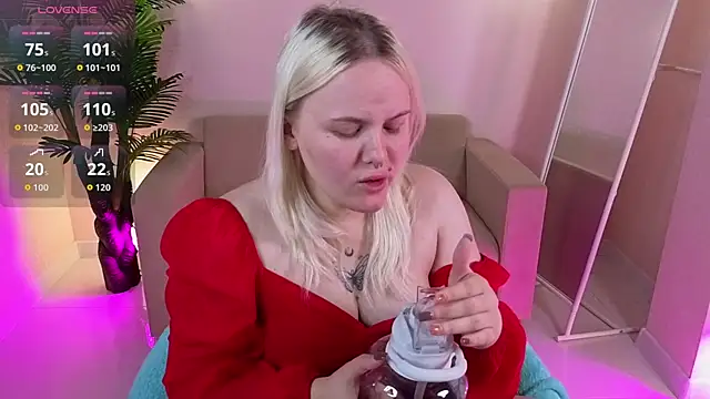 ChristyF0x online show from 10-07-25, 02:09