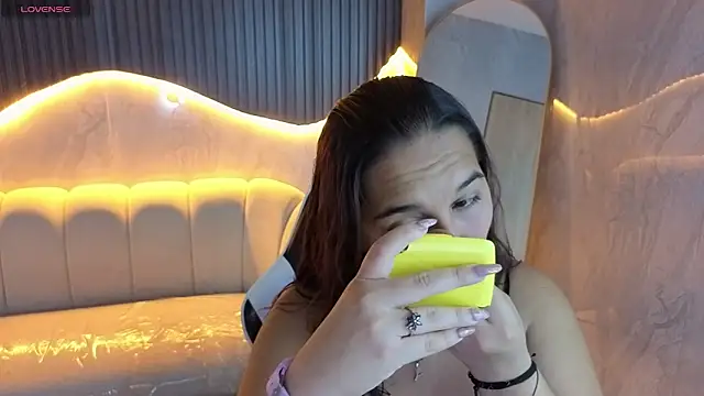 Saraah Tx online show from 11-22-25, 02:54