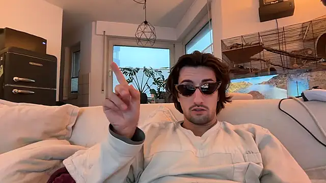 Passion-Frucht online show from 10-07-25, 05:59